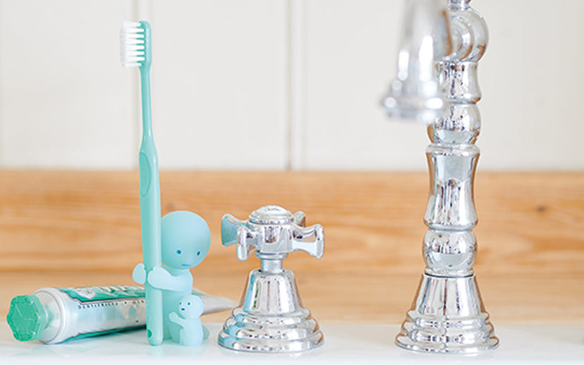 SMISKI Toothbrush Stands - Shelf Accent